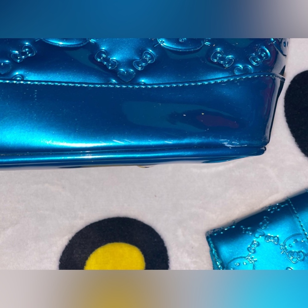 Hello Kitty Purse - Picture 6 of 6